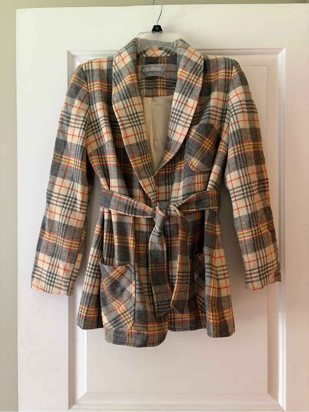 Vintage Plaid Belted Blazer in Cream & Gray